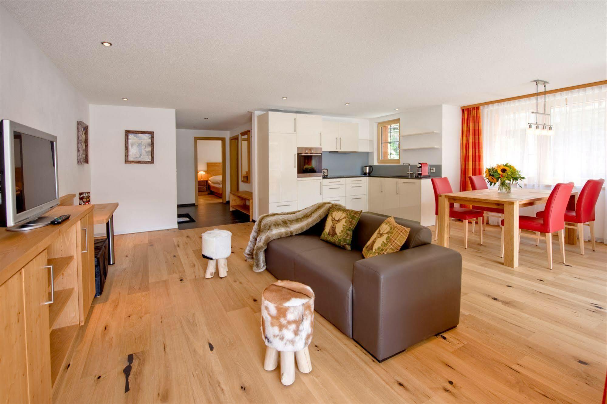Jaegerhof Serviced Apartements Церматт Экстерьер фото