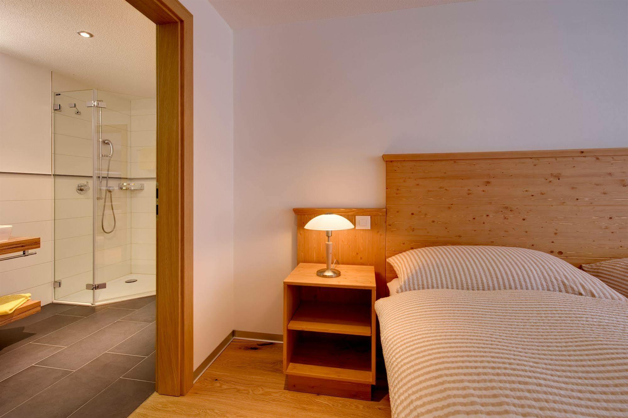 Jaegerhof Serviced Apartements Церматт Экстерьер фото